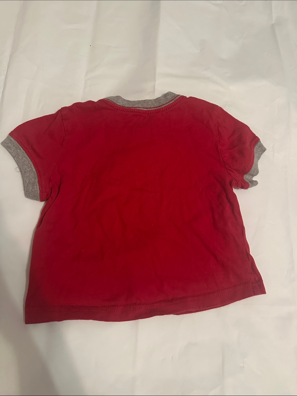 ❤️🍁 Roots Baby Tee “Everyone Loves a Canadian Boy” – Size 12 to 18 Months 🍁❤️ - Picture 3 of 4